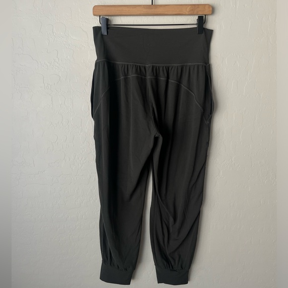 Athleta high rise cruise jogger powervita olive green Medium - Picture 7 of 12